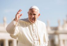 Papa Françesku: Mësohuni të “lexoni” jetën tuaj me qetësi.